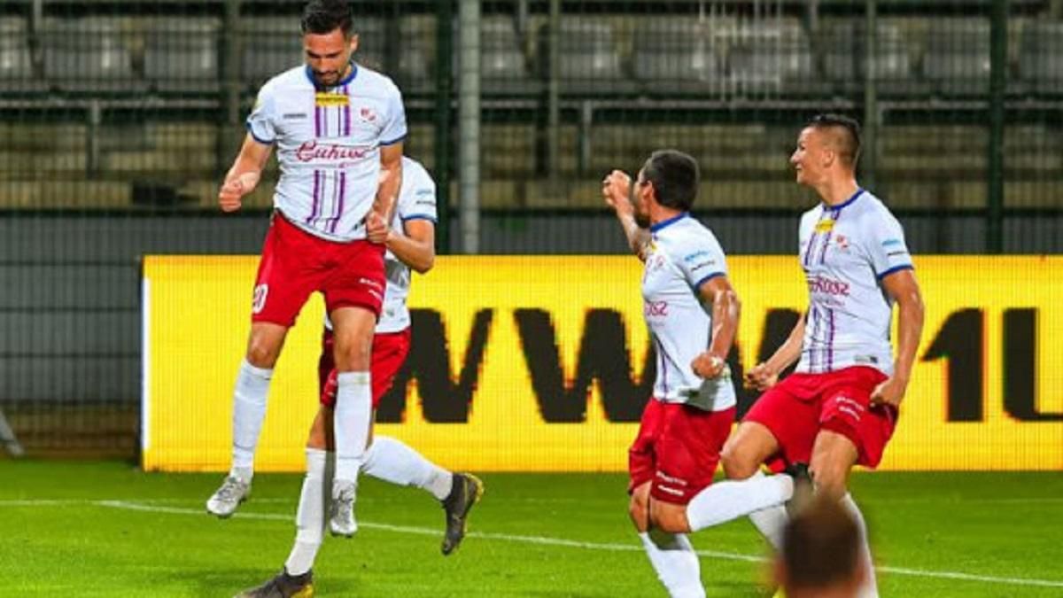 Український захисник забив блискавичний гол головою та став героєм матчу: відео Український захисник забив блискавичний гол головою та став героєм матчу: відео