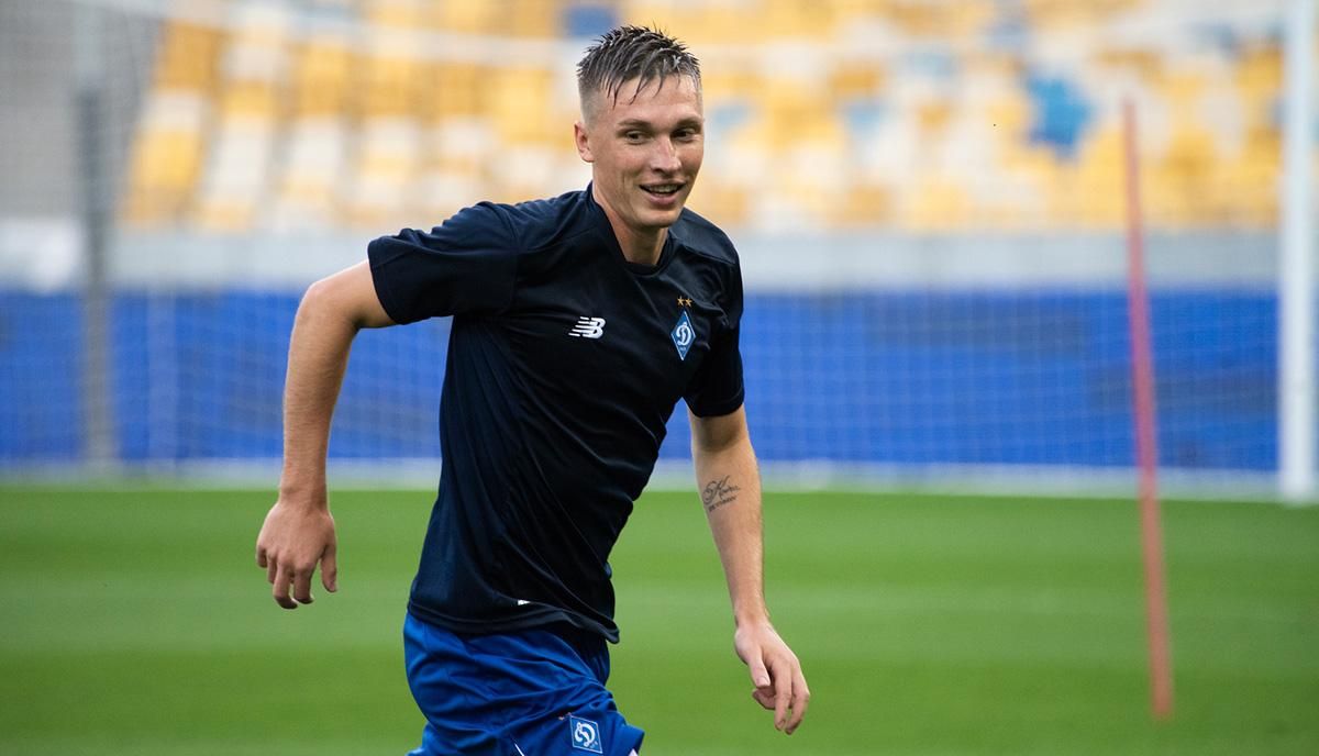 З'явилися кадри, як капітану "Динамо" зашивали рвану рану в роздягальні: відео 18+ З'явилися кадри, як капітану "Динамо" зашивали рвану рану в роздягальні: відео 18+