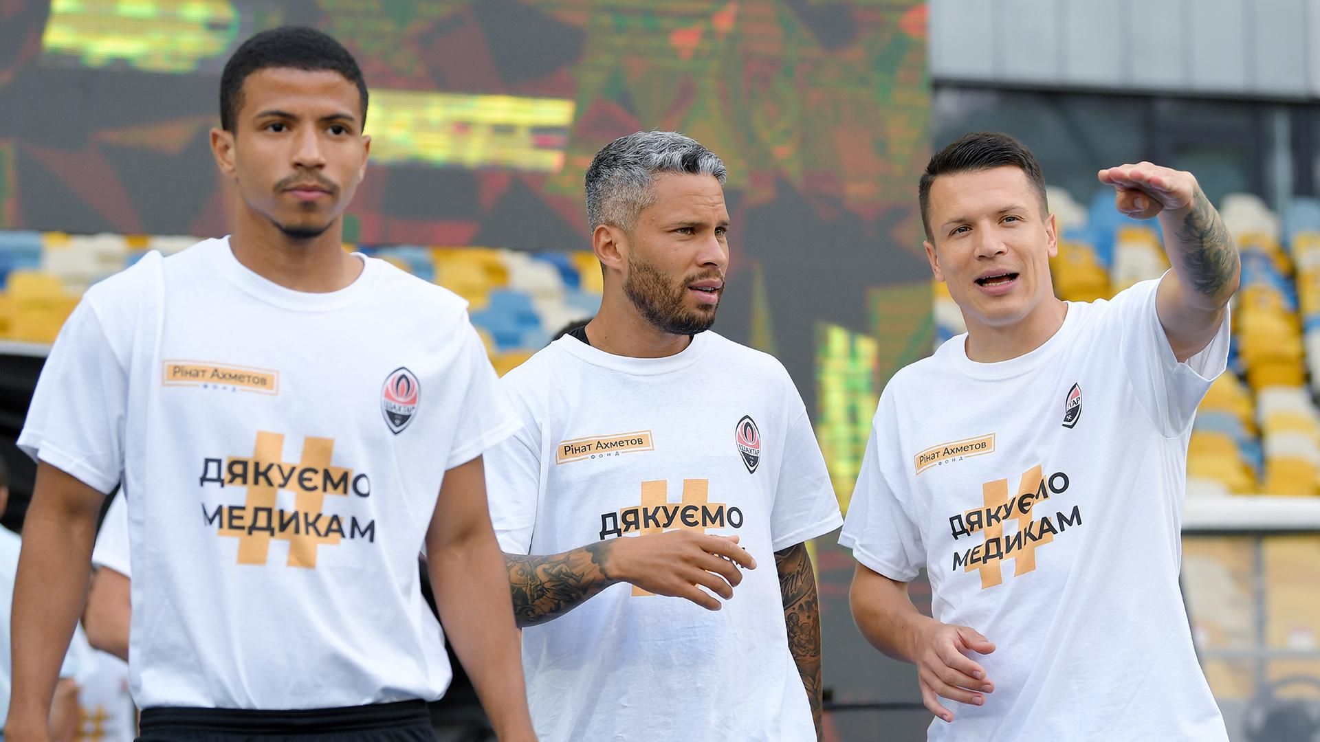 "Шахтар" на матч з "Олександрією" вийшов у футболках "Дякуємо медикам": фото "Шахтар" на матч з "Олександрією" вийшов у футболках "Дякуємо медикам": фото