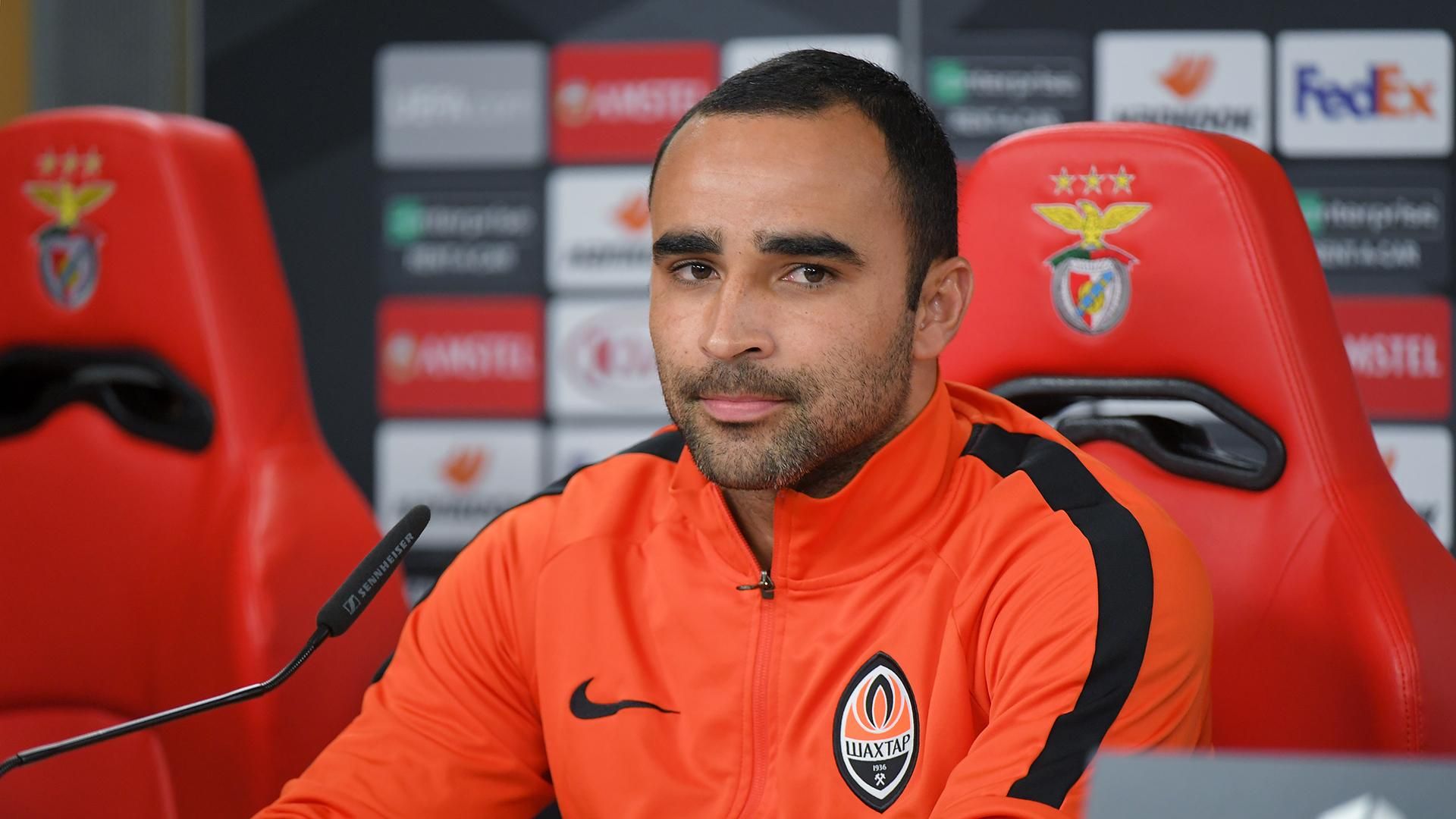 Ключевого игрока "Шахтера" прооперовали в Риме: фото из больничной палаты Ключевого игрока "Шахтера" прооперовали в Риме: фото из больничной палаты