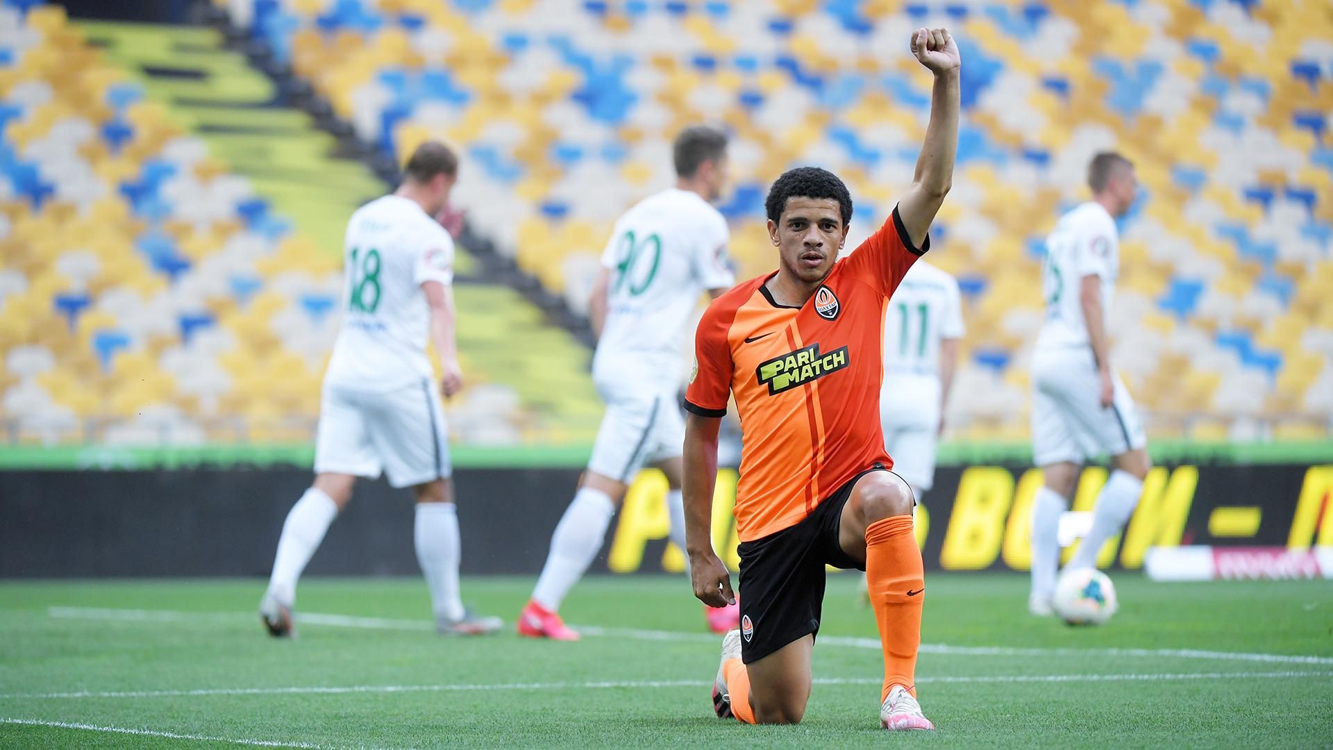 ЗМІ назвали зарплату лідера "Шахтаря" Тайсона ЗМІ назвали зарплату лідера "Шахтаря" Тайсона