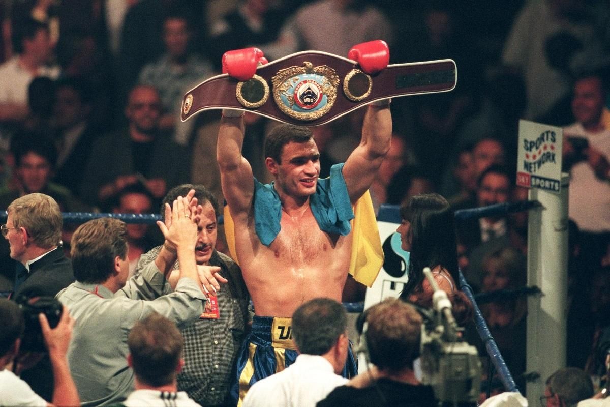21 год назад Виталий Кличко завоевал первый в истории Украины пояс чемпиона мира: видео