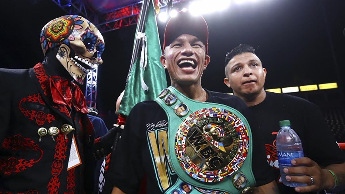 Заставил остановить бой: чемпион WBC Берчельт брутально забил соперника – видео Заставил остановить бой: чемпион WBC Берчельт брутально забил соперника – видео