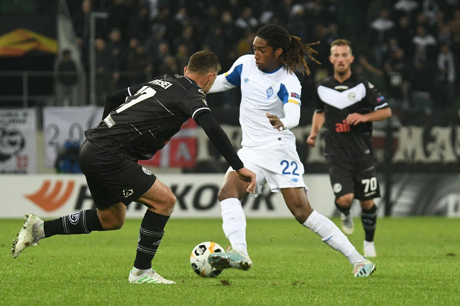 "Динамо" получило выгодное предложение по Родригесу: футболист не хочет возвращаться в Киев "Динамо" получило выгодное предложение по Родригесу: футболист не хочет возвращаться в Киев