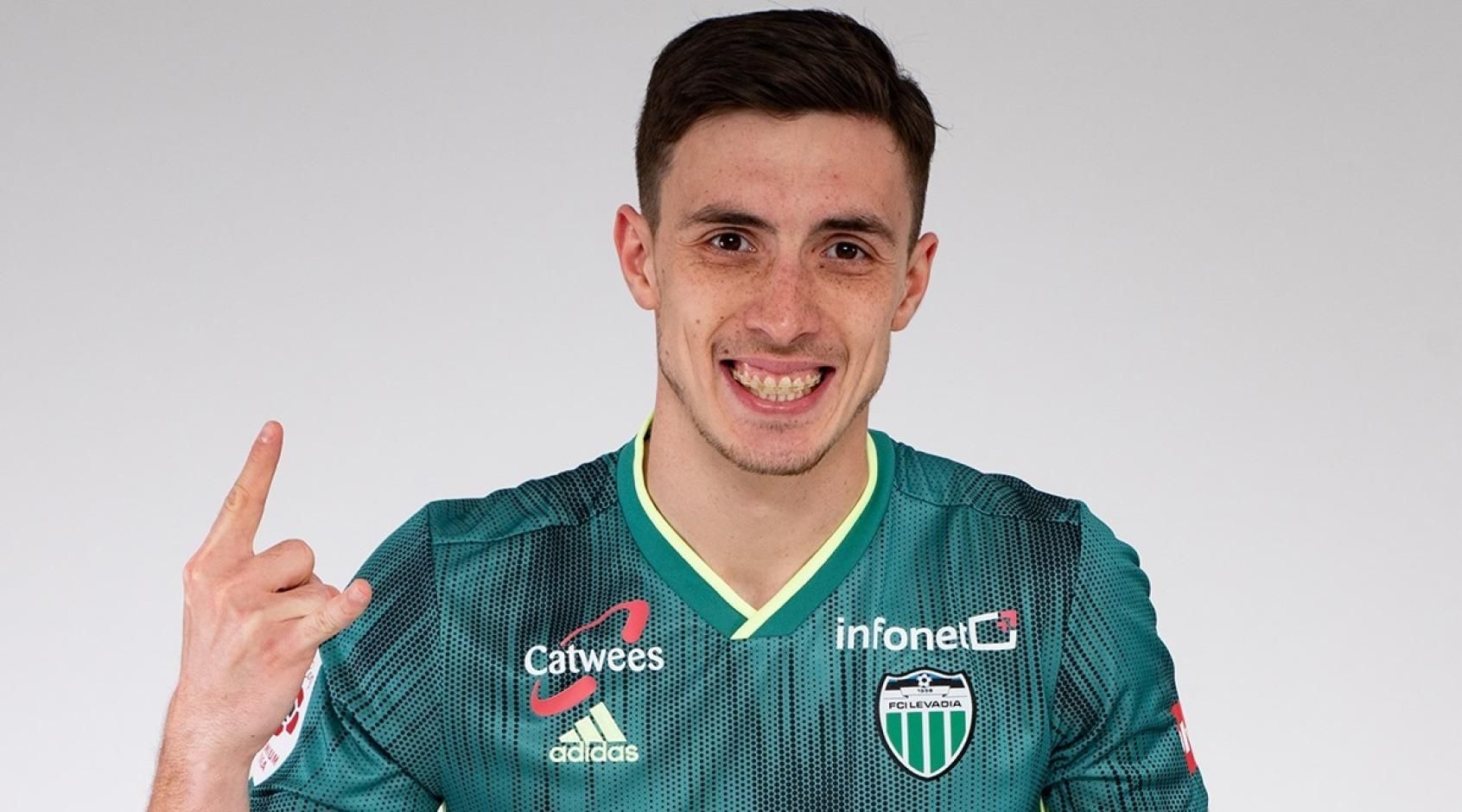 Футболист "Динамо" заработал второе удаление в трех матчах в европейском чемпионате Футболист "Динамо" заработал второе удаление в трех матчах в европейском чемпионате