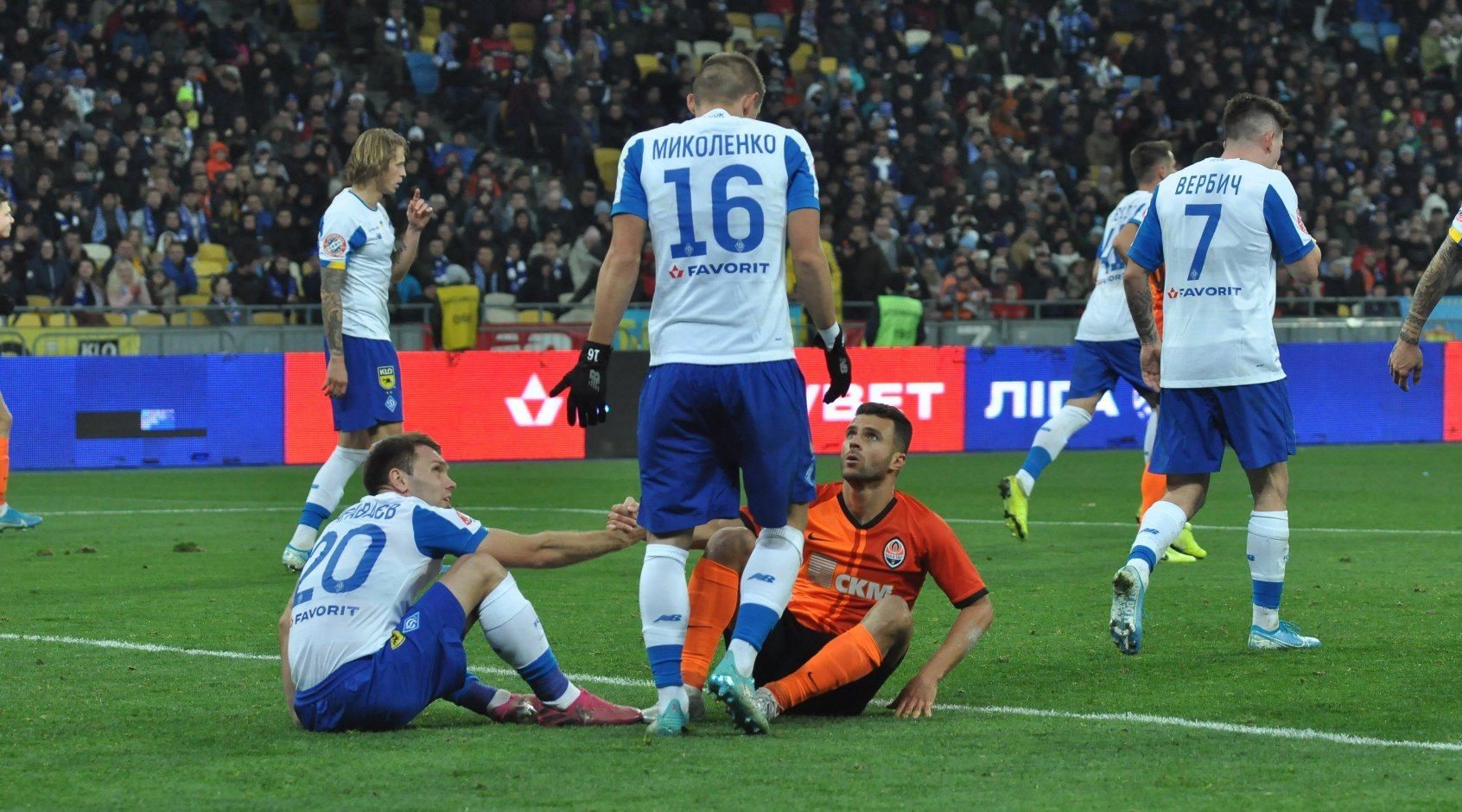 "Динамо" зіткнулося з кадровою катастрофою перед дербі з "Шахтарем" "Динамо" зіткнулося з кадровою катастрофою перед дербі з "Шахтарем"