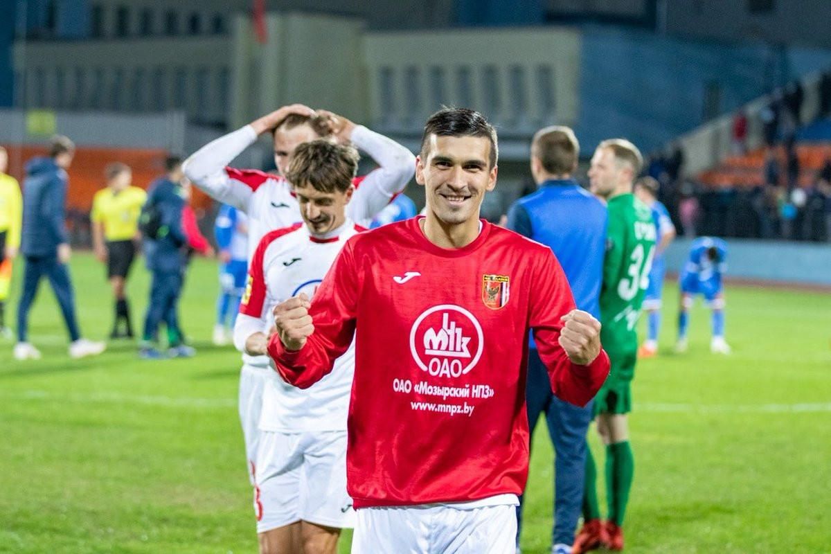 Украинский футболист оформил дубль за 6 минут в матче чемпионата Беларуси: видео