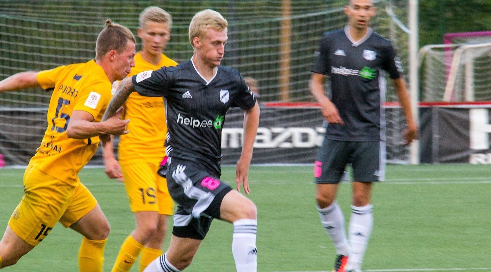 Неймовірний гол Хомутова не дозволив супернику вийти вперед у боротьбі за нагороди: відео Неймовірний гол Хомутова не дозволив супернику вийти вперед у боротьбі за нагороди: відео