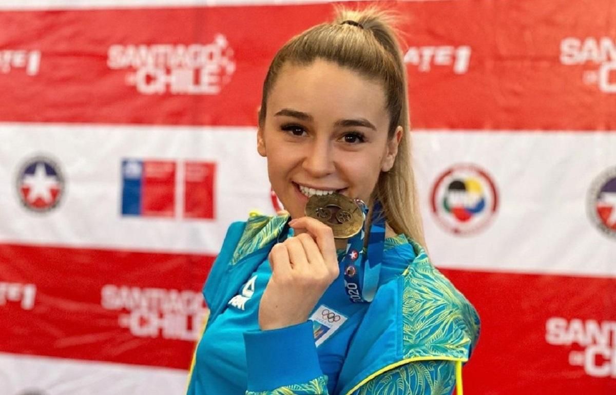 Спасибі, що живий: каратистка Терлюга збила пляшку з голови хлопця – відео Спасибі, що живий: каратистка Терлюга збила пляшку з голови хлопця – відео