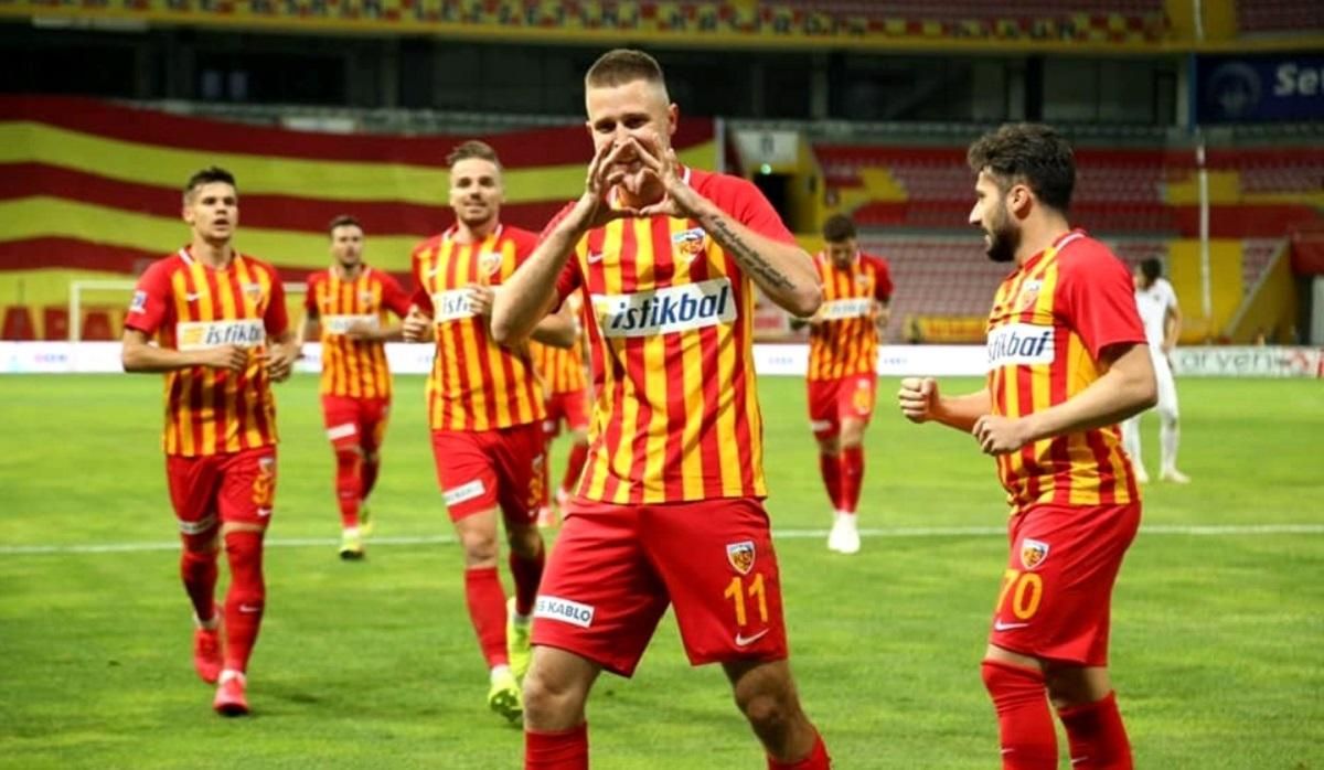 Перший пенальті у професійній кар'єрі Кравця вивів його у топ-3 найкращих у матчі: відео Перший пенальті у професійній кар'єрі Кравця вивів його у топ-3 найкращих у матчі: відео