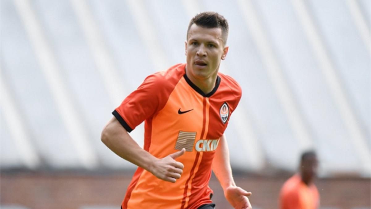 Не схожий тут на себе: ведучий Бідняков протролив Коноплянку порівнюючи його з конем – фото Не схожий тут на себе: ведучий Бідняков протролив Коноплянку порівнюючи його з конем – фото