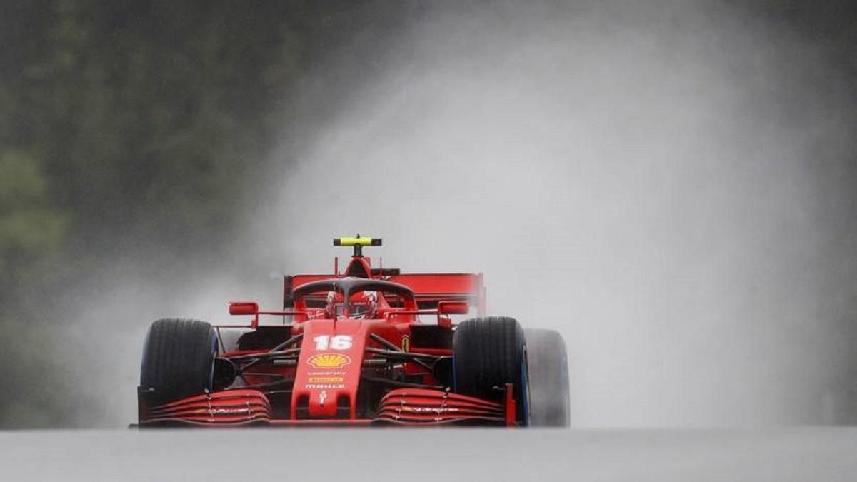 Формула-1: як пілоти Феррарі не поділили трасу – відео зіткнення Формула-1: як пілоти Феррарі не поділили трасу – відео зіткнення