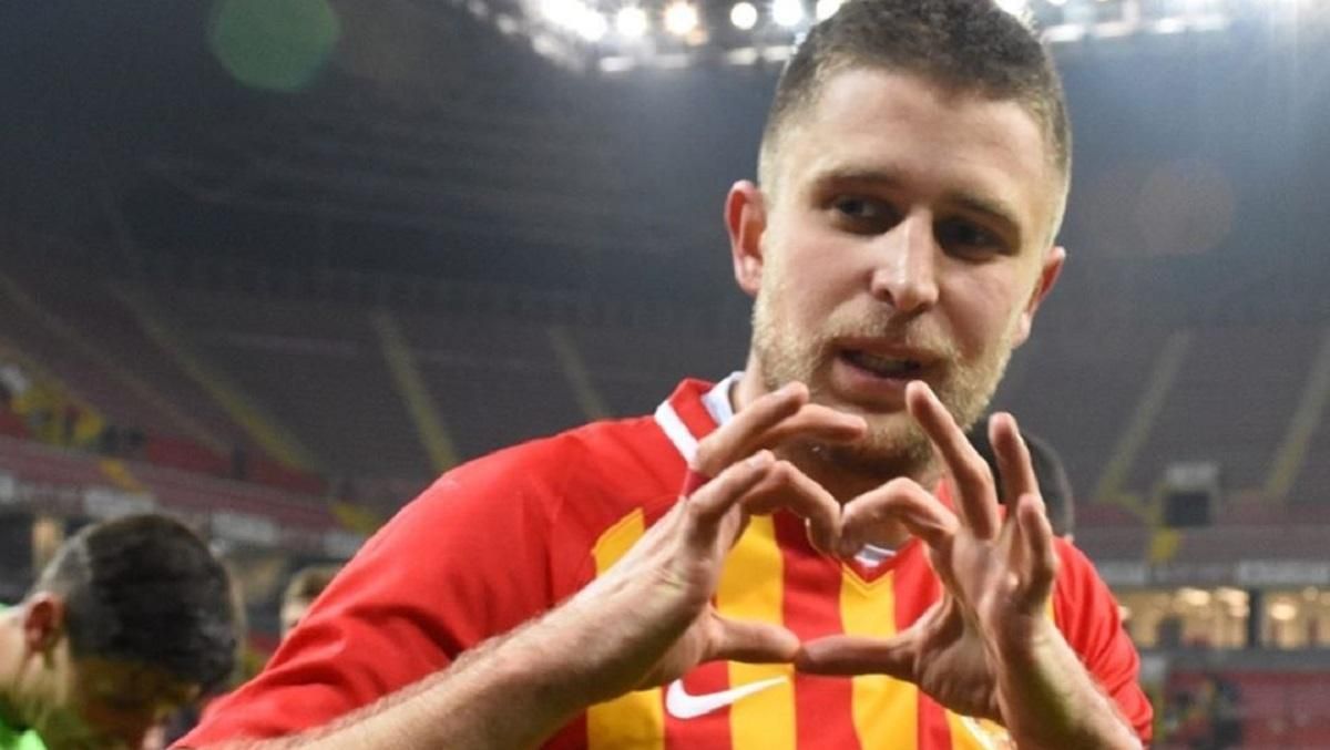 Гол українця Кравця врятував його команду від поразки, дограваючи матч удев'ятьох: відео Гол українця Кравця врятував його команду від поразки, дограваючи матч удев'ятьох: відео