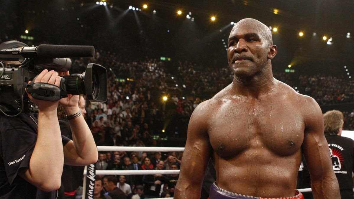 Холіфілд потужно готується до повернення на ринг: відео блискавичного тренування Холіфілд потужно готується до повернення на ринг: відео блискавичного тренування