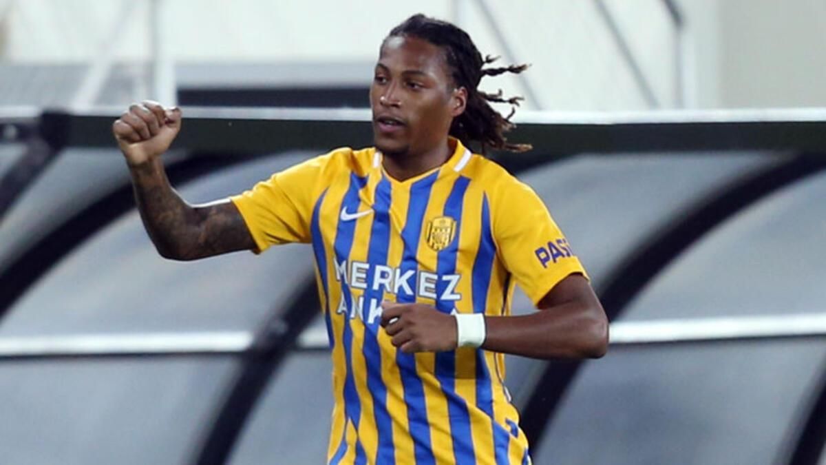 Не пробачили бійку: скандальний легіонер "Динамо" офіційно покинув Туреччину Не пробачили бійку: скандальний легіонер "Динамо" офіційно покинув Туреччину