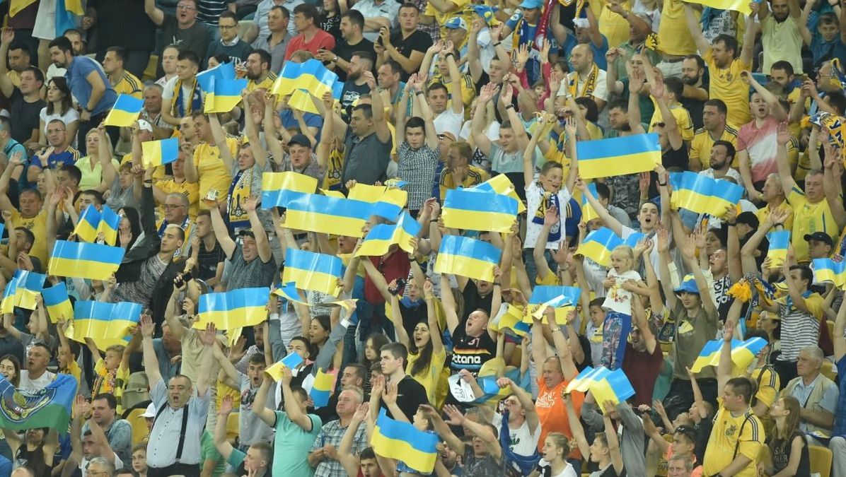 Болельщикам разрешили ходить на футбол, Украина – новые правила