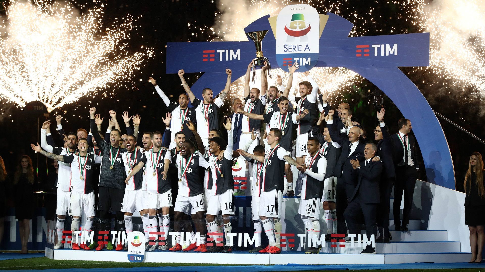 Ювентус – чемпион Италии – видео, фото награждения Серии А