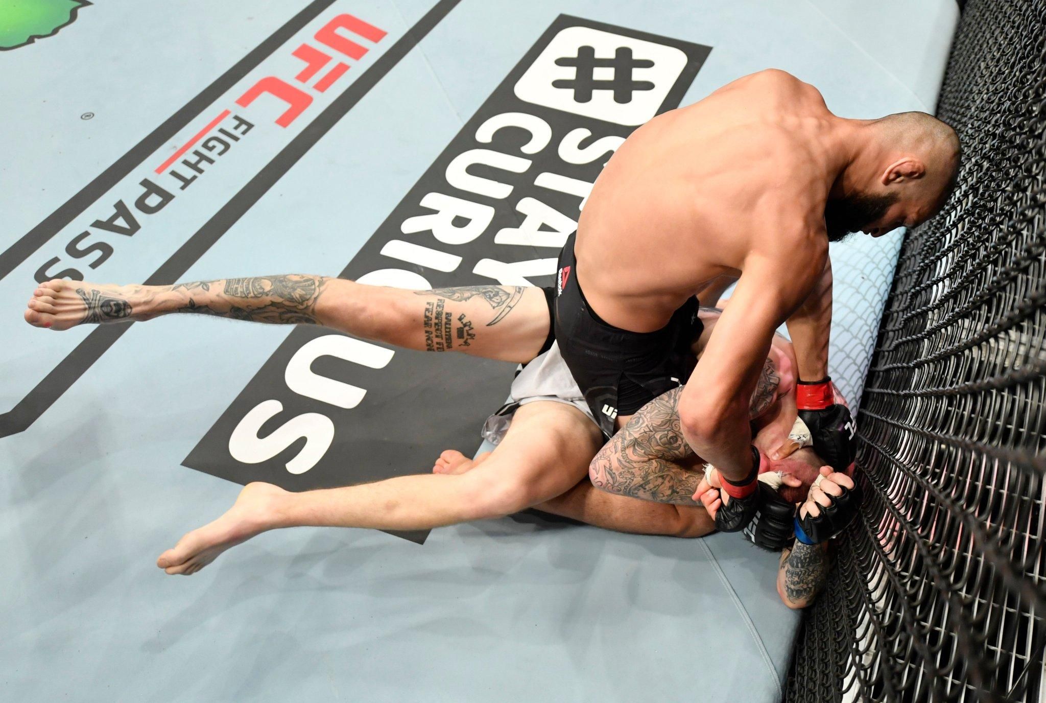 Статистика ударов 68:0: боец уничтожил двух соперников в UFC за 10 дней – видео