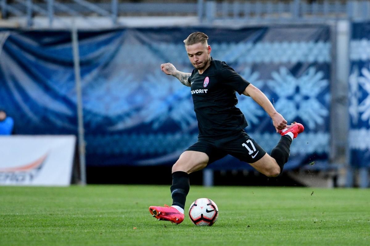 Футболіст "Динамо" виконав фантастичний трюк із баскетбольним м'ячем: відео Футболіст "Динамо" виконав фантастичний трюк із баскетбольним м'ячем: відео