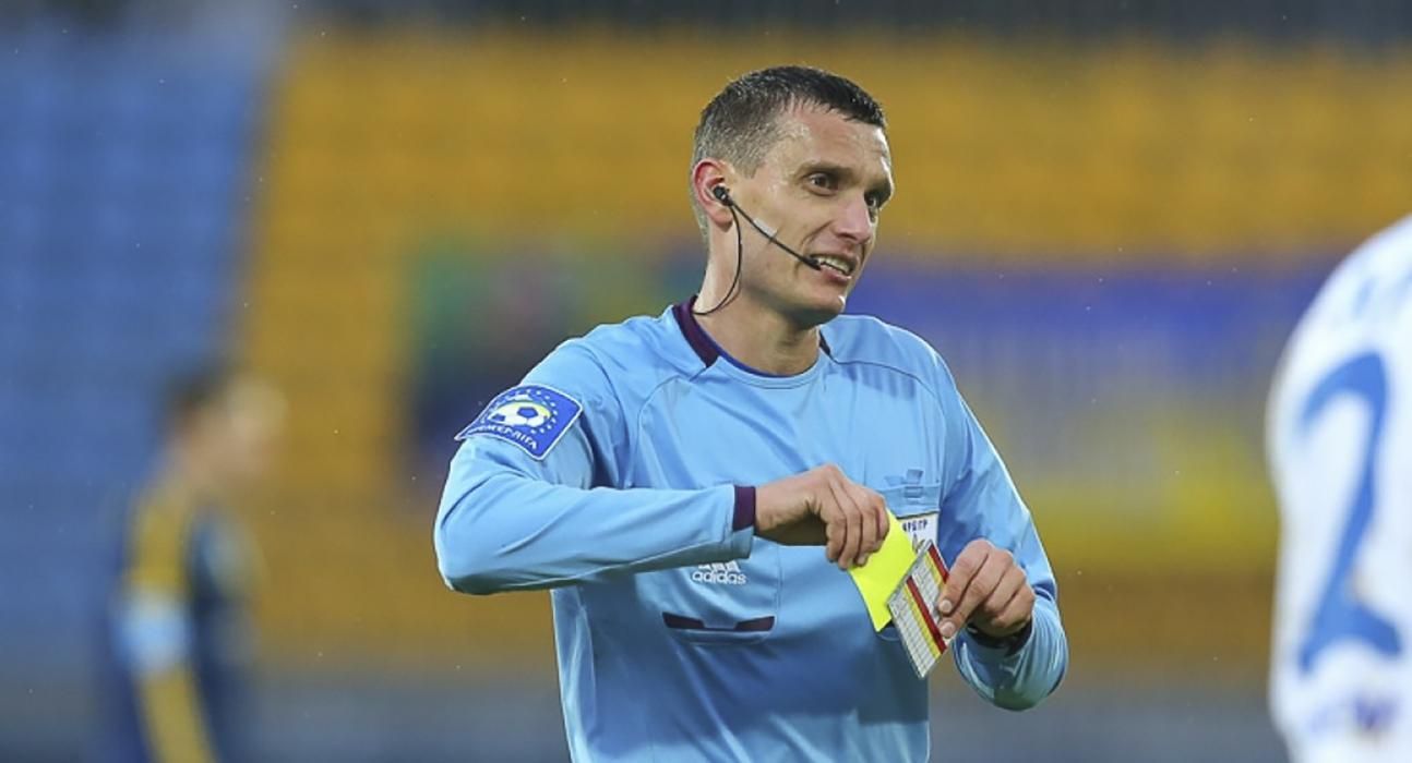 Арбитру скандального матча "Ингулец" – "Прикарпатье" позволят судить несмотря на угрозы Павелко Арбитру скандального матча "Ингулец" – "Прикарпатье" позволят судить несмотря на угрозы Павелко