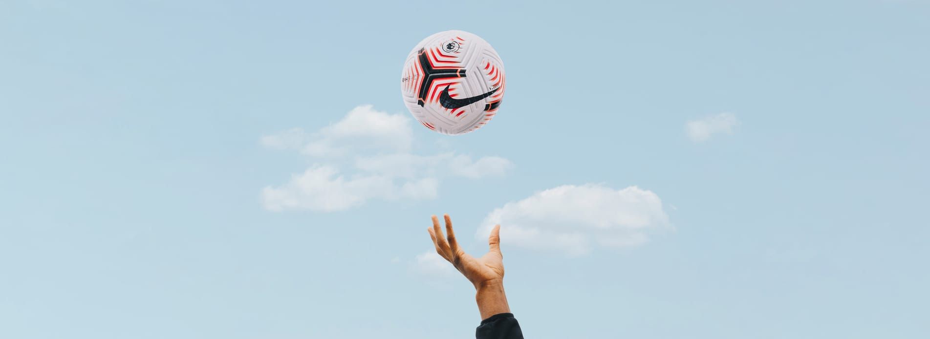 АПЛ представила новий м'яч на сезон АПЛ представила новий м'яч на сезон