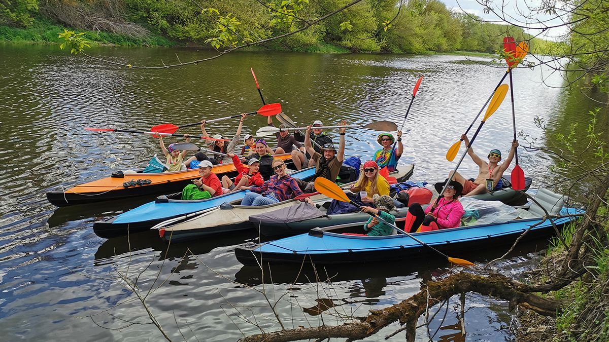 Семейный сплав на байдарках по реке Здвиж Семейный сплав на байдарках по реке Здвиж