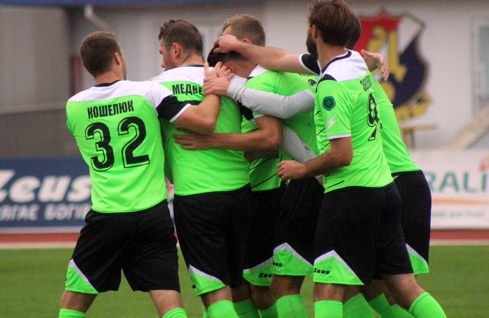 Український футболіст забив шалений гол з центру поля: відео Український футболіст забив шалений гол з центру поля: відео