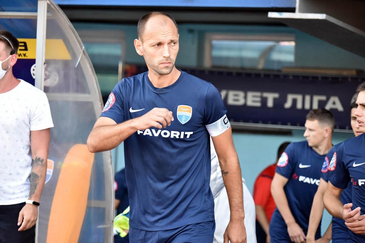 Кадрова чистка: "Маріуполь" стрімко покидають провідні футболісти Кадрова чистка: "Маріуполь" стрімко покидають провідні футболісти