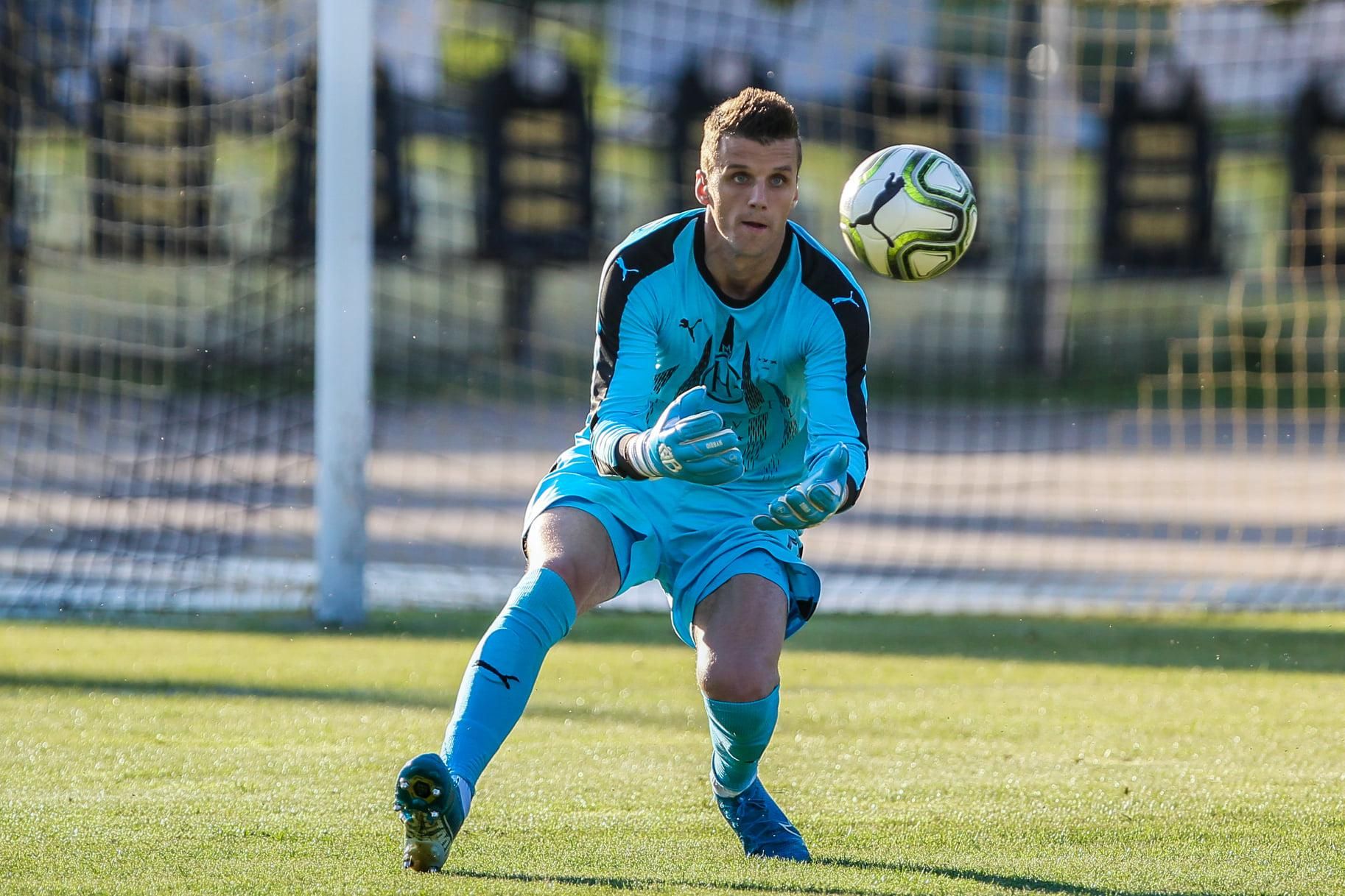 Футбольний клуб "Рух" знову оштрафували через м'ячі Футбольний клуб "Рух" знову оштрафували через м'ячі