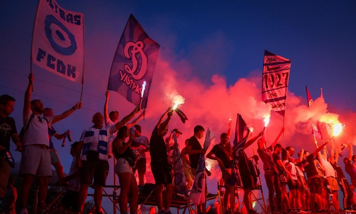 Румынские ультрас поставили ультиматум фанатам киевского "Динамо" из-за Луческу Румынские ультрас поставили ультиматум фанатам киевского "Динамо" из-за Луческу