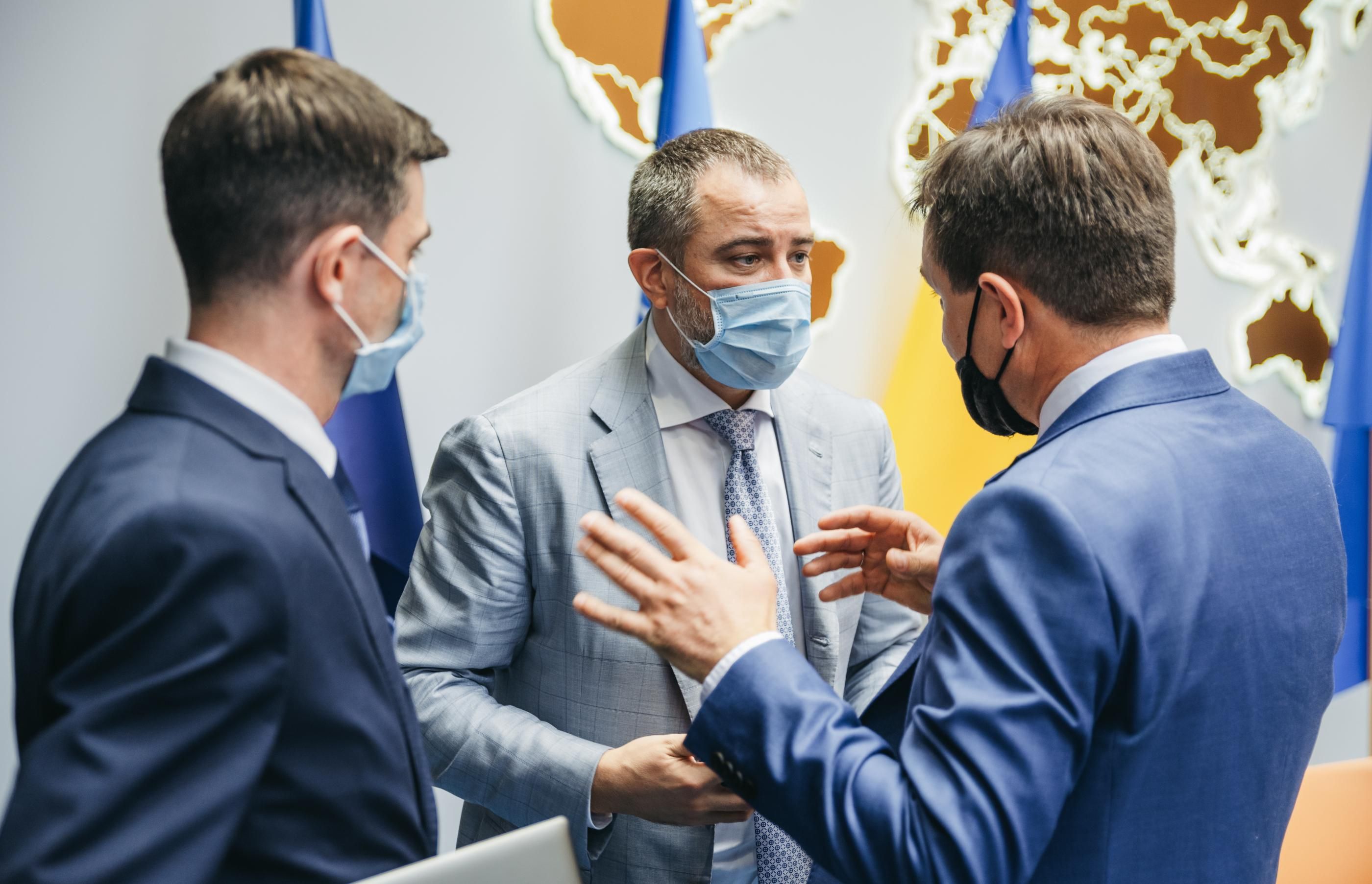 Журналист опубликовал данные о высоченных зарплатах футбольных чиновников в Украине: суммы Журналист опубликовал данные о высоченных зарплатах футбольных чиновников в Украине: суммы