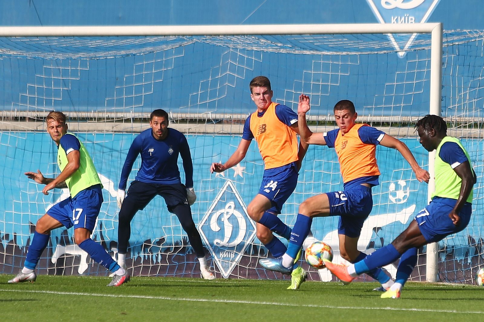 Вболівальники не побачать дебютну гру Луческу на чолі "Динамо" Вболівальники не побачать дебютну гру Луческу на чолі "Динамо"