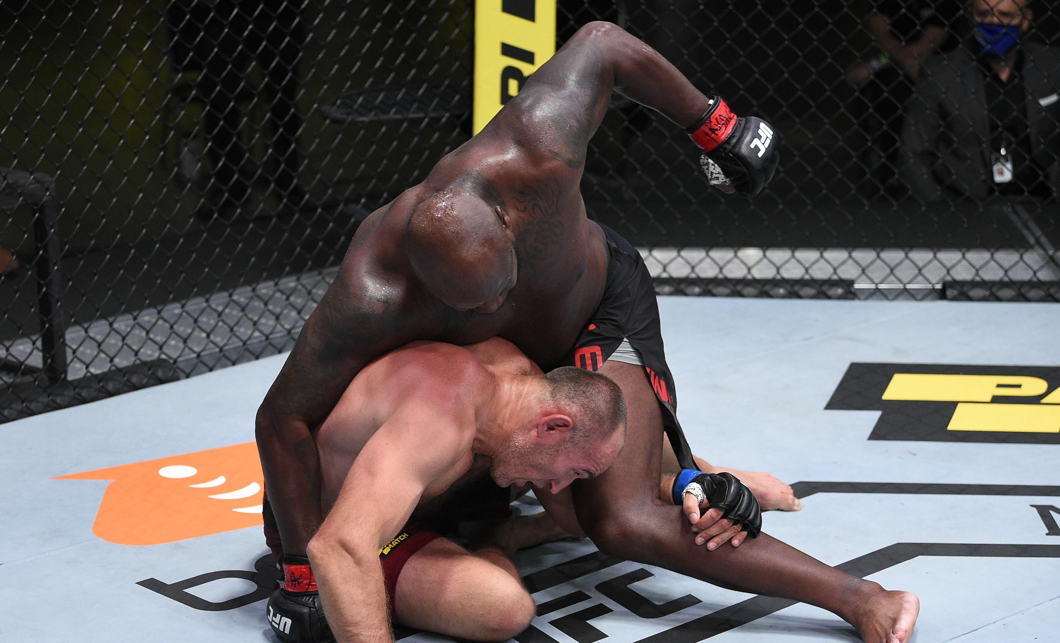 Американец Льюис жестко нокаутировал Олейника, который променял Украину на Россию: видео Американец Льюис жестко нокаутировал Олейника, который променял Украину на Россию: видео