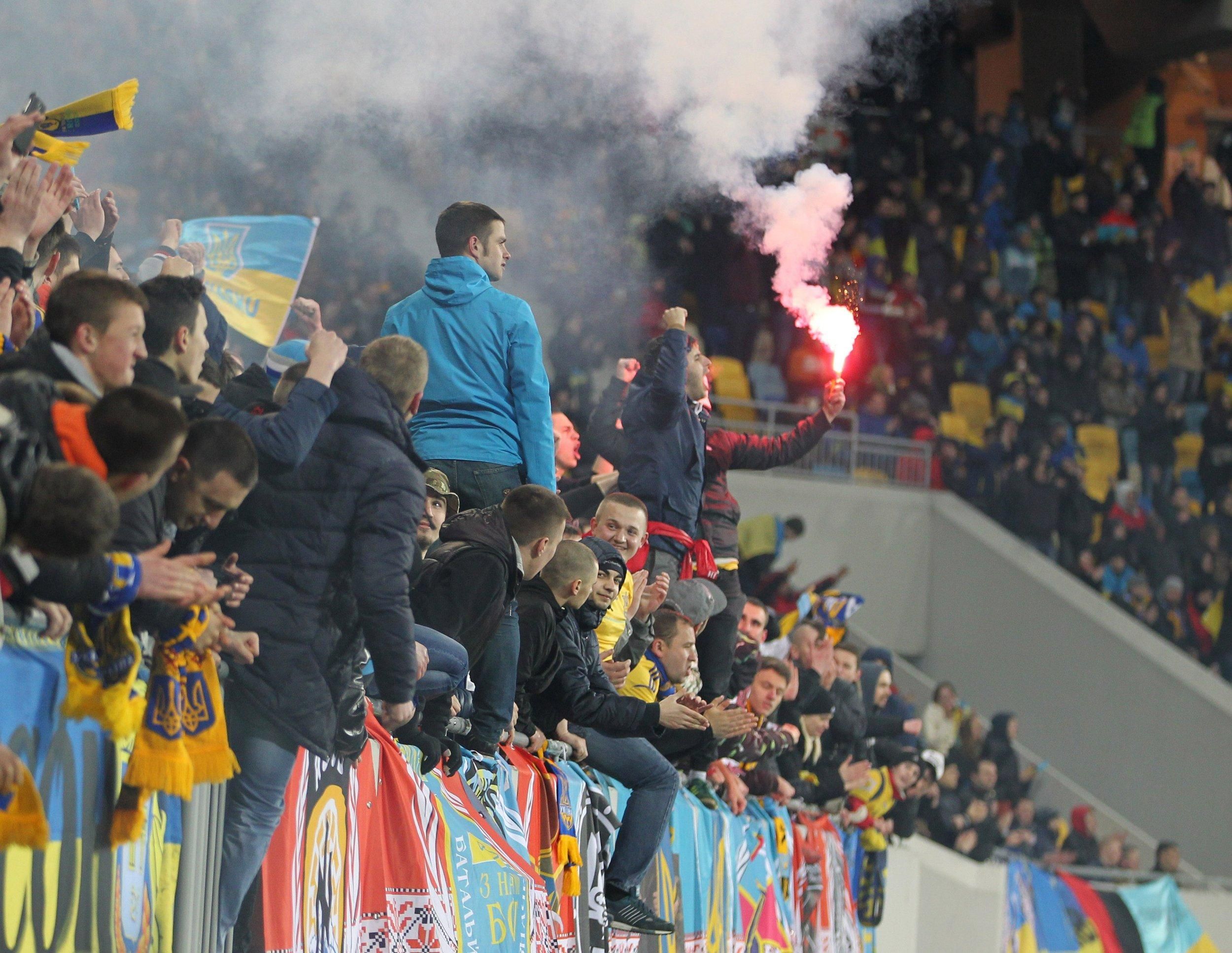 УЕФА не будет допускать фанатов на матчи Лиги чемпионов и Лиги Европы: решение могут изменить УЕФА не будет допускать фанатов на матчи Лиги чемпионов и Лиги Европы: решение могут изменить