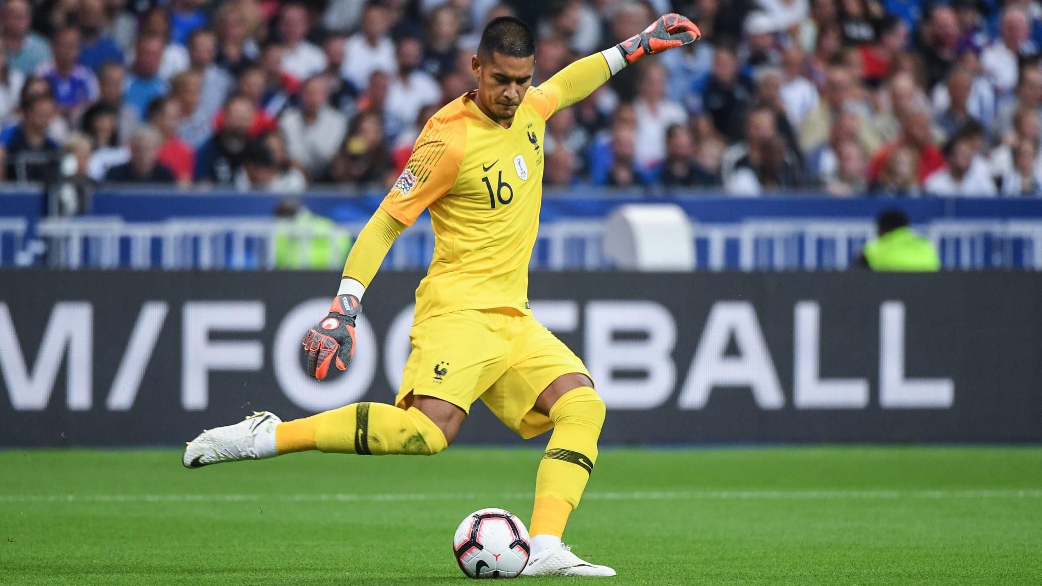 Лунін отримав шанс в "Реалі" – його головний конкурент Ареола покинув клуб Лунін отримав шанс в "Реалі" – його головний конкурент Ареола покинув клуб