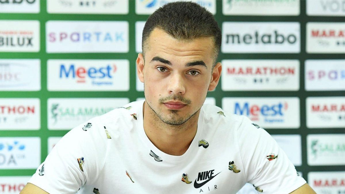 У футболиста "Карпат" диагностировали COVID-19 У футболиста "Карпат" диагностировали COVID-19