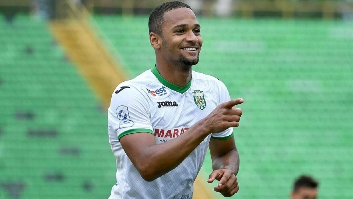 "Десна" может усилиться экс-легионером "Карпат" перед участием в Лиге Европы "Десна" может усилиться экс-легионером "Карпат" перед участием в Лиге Европы