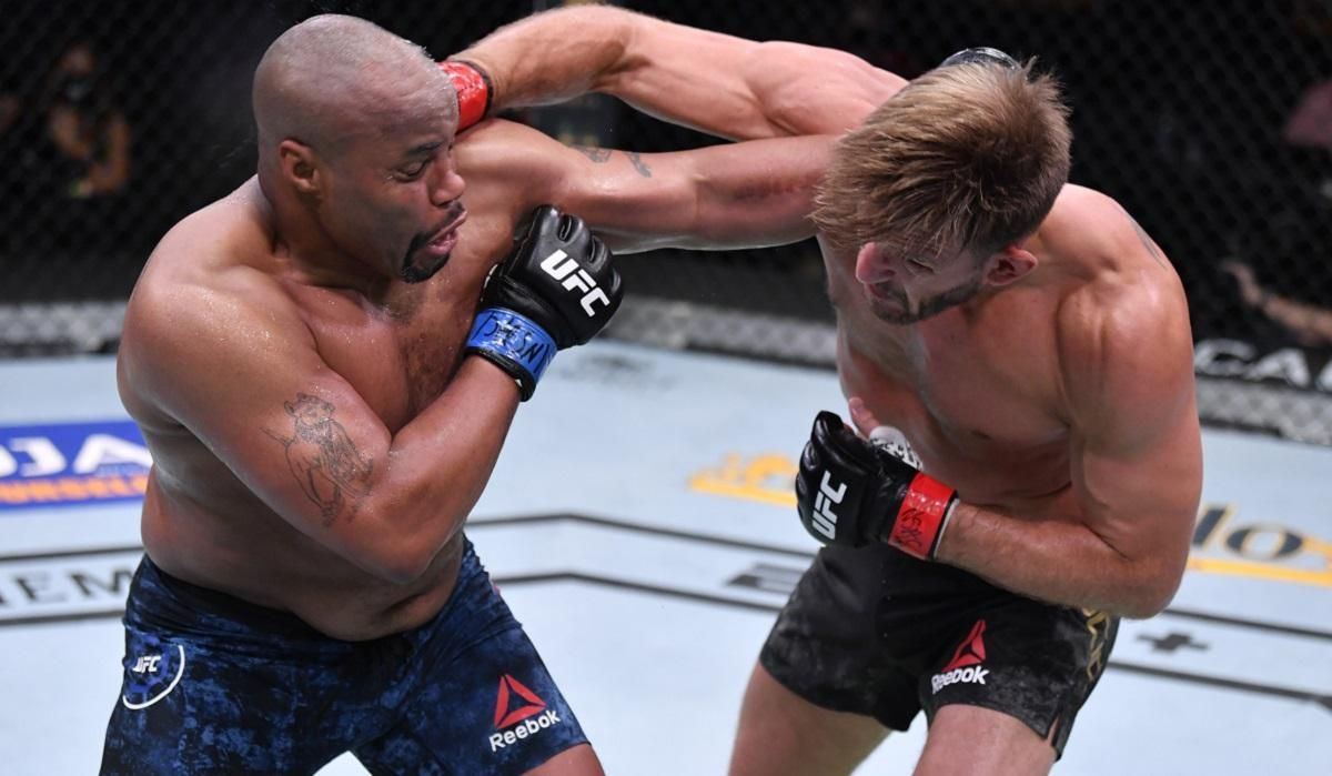 Ексчемпіон UFC Корм'є потрапив у лікарню після програшу та завершив кар'єру Ексчемпіон UFC Корм'є потрапив у лікарню після програшу та завершив кар'єру