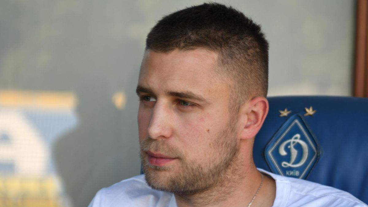 Артем Кравец официально вернулся в "Динамо": фото