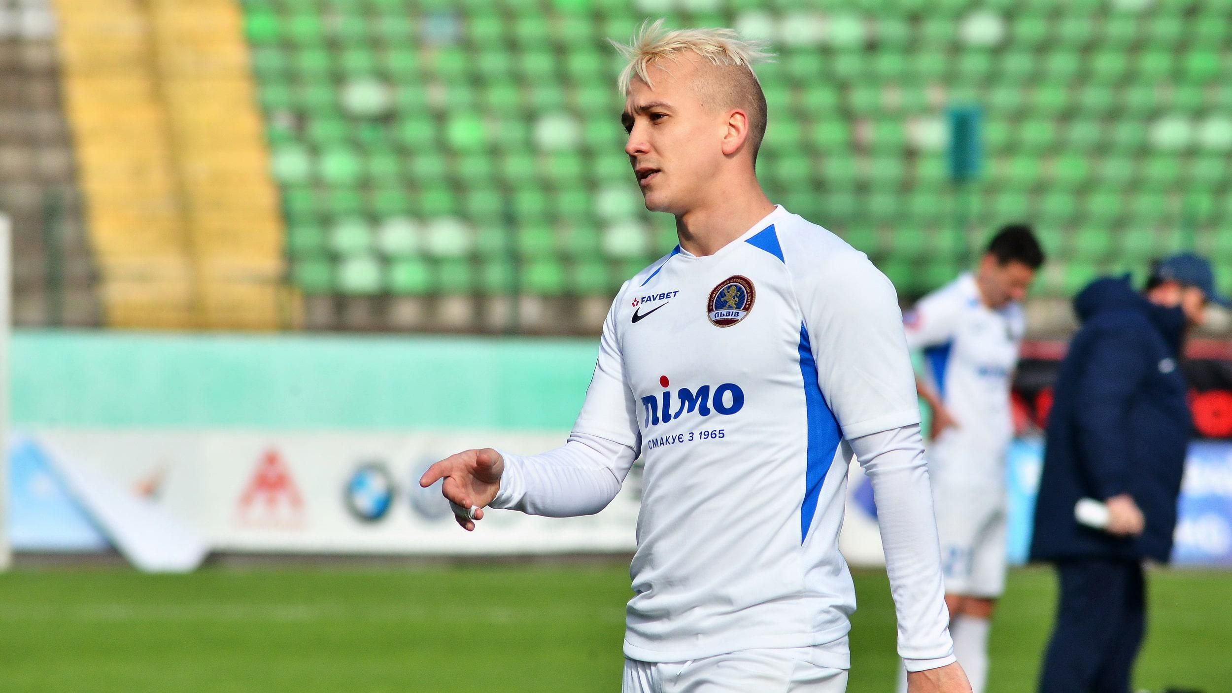 Футболиста "Львова" Богунова дисквалифицировали за договорные матчи в Беларуси Футболиста "Львова" Богунова дисквалифицировали за договорные матчи в Беларуси