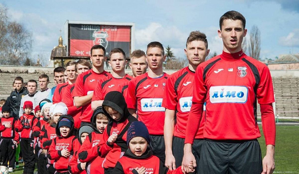 Возвращение Ровно: "Верес" в матче с тремя удалениями вышел в Первую лигу Возвращение Ровно: "Верес" в матче с тремя удалениями вышел в Первую лигу