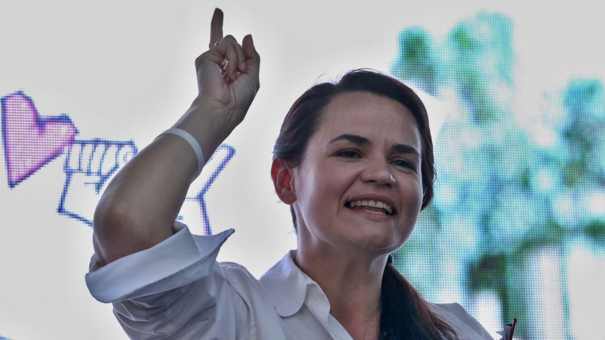 Білоруські футболісти стали святкувати голи жестом Тихановської: відео Білоруські футболісти стали святкувати голи жестом Тихановської: відео