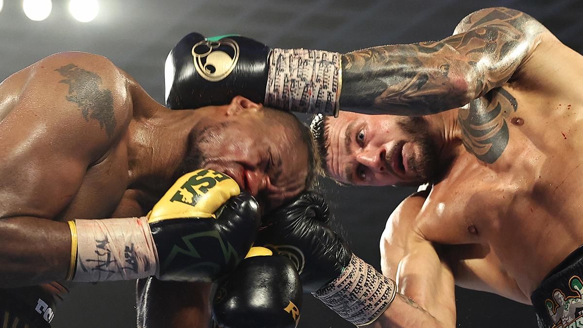 Не оставил живого места: Джо Смит феерично нокаутировал экс-чемпиона мира Альвареса – видео Не оставил живого места: Джо Смит феерично нокаутировал экс-чемпиона мира Альвареса – видео