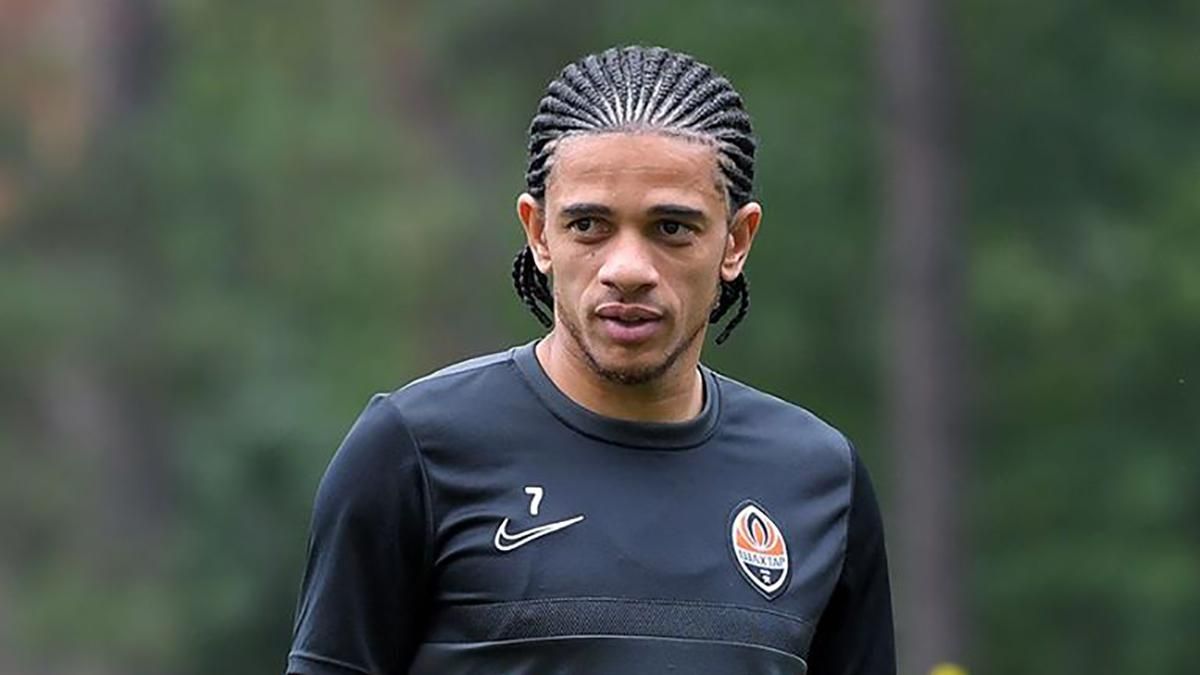 Лідер "Шахтаря" Тайсон змінив імідж та порівняв себе з легендарним баскетболістом: фото Лідер "Шахтаря" Тайсон змінив імідж та порівняв себе з легендарним баскетболістом: фото