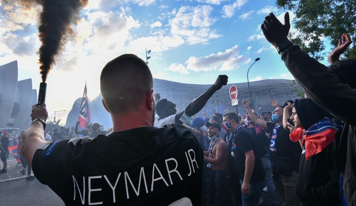 Фанатов ПСЖ жестко наказали за беспорядки после поражения клуба в финале Лиги чемпионов Фанатов ПСЖ жестко наказали за беспорядки после поражения клуба в финале Лиги чемпионов