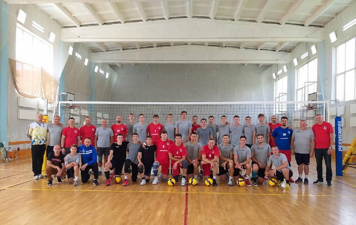 Збірна України зіграє з Росією у фінальній частині чемпіонату Європи Збірна України зіграє з Росією у фінальній частині чемпіонату Європи