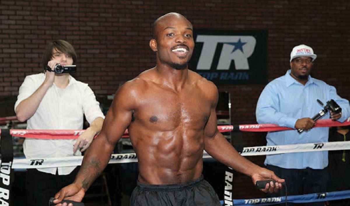 Рассмешил до слез: комментатор долго не мог произнести фамилию соперника Постола – видео Рассмешил до слез: комментатор долго не мог произнести фамилию соперника Постола – видео