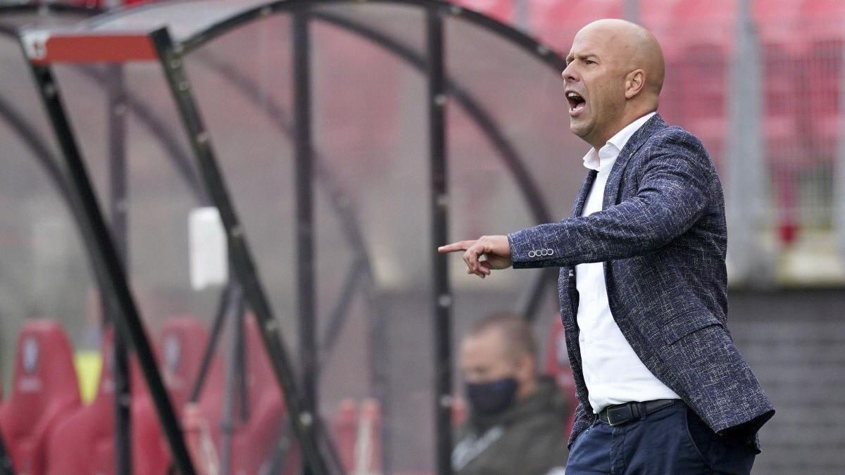 Тренер АЗ поділився думкою про "Динамо": Вони не грають у змаганнях, за якими я стежу кожен день Тренер АЗ поділився думкою про "Динамо": Вони не грають у змаганнях, за якими я стежу кожен день