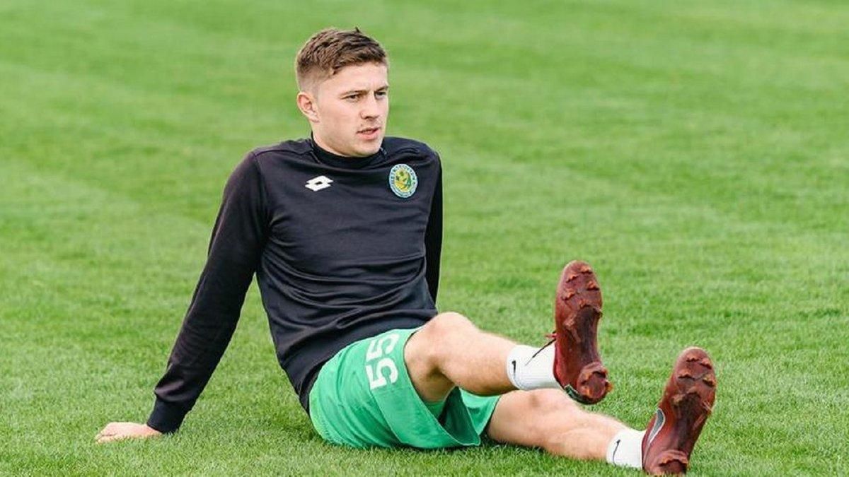 Футболист, выступавший в "чемпионате ЛНР", покинул украинский клуб после протеста фанатов Футболист, выступавший в "чемпионате ЛНР", покинул украинский клуб после протеста фанатов