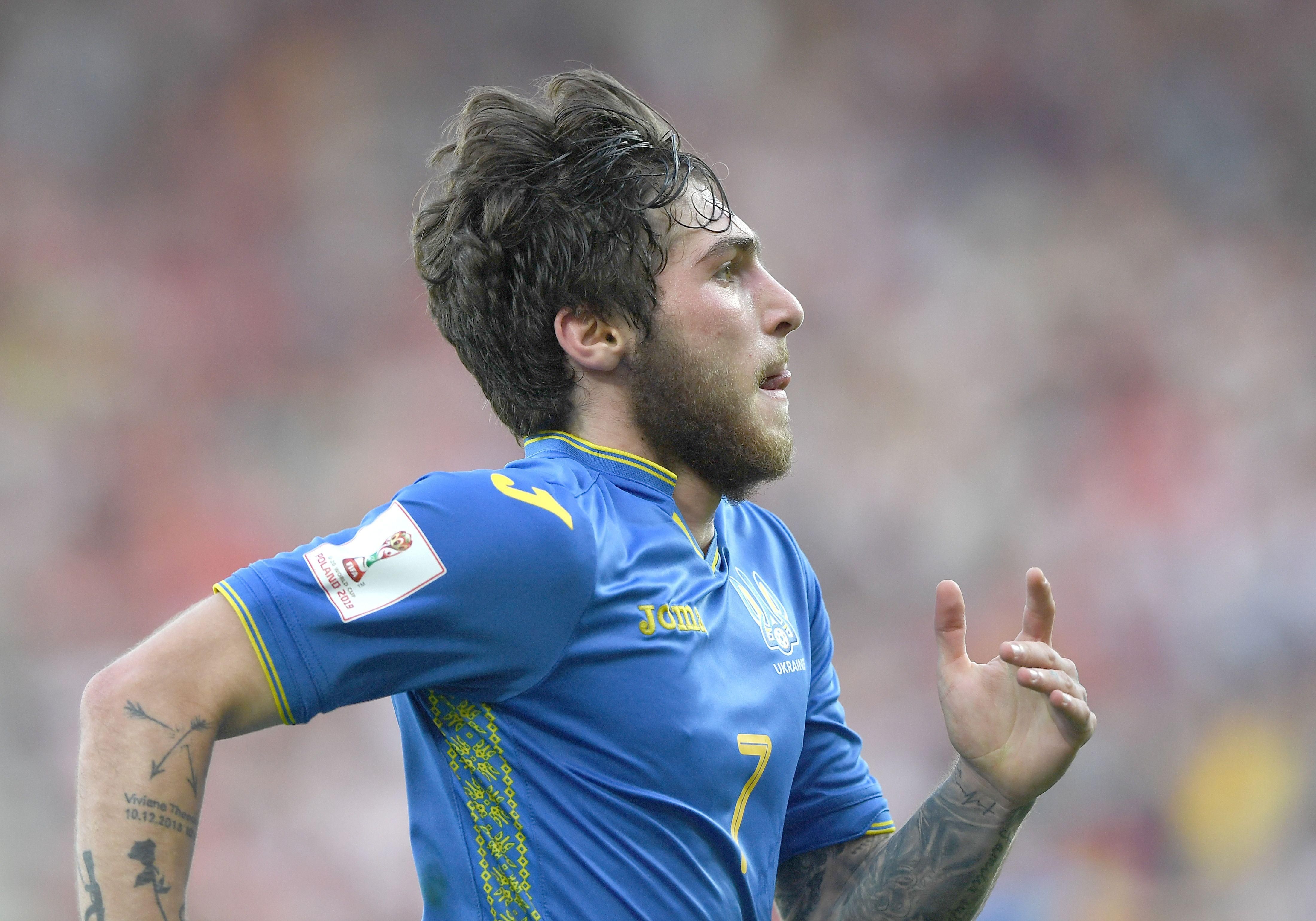 Гнилий вчинок: футболіст "Динамо" наїхав на гравця "Шахтаря" через дівчину Супряги Гнилий вчинок: футболіст "Динамо" наїхав на гравця "Шахтаря" через дівчину Супряги